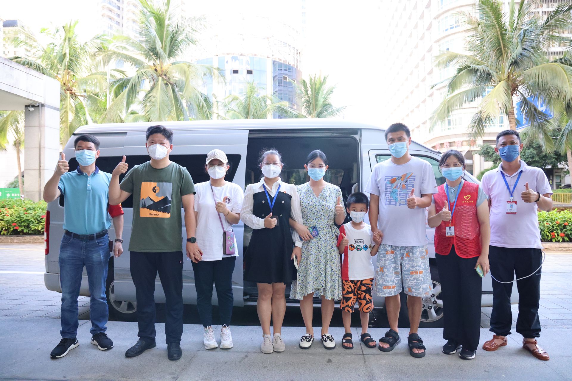 旅客為服務專員點贊。柯雁供圖
