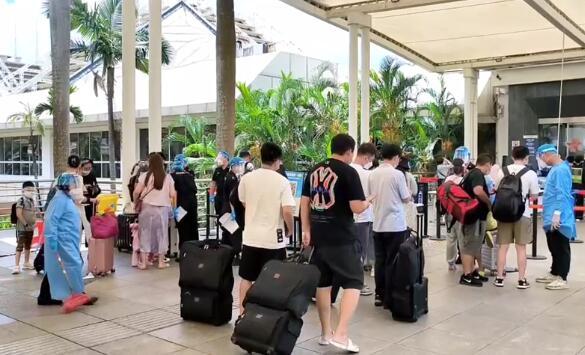 一線(xiàn)探“疫”丨海南積極推進(jìn)滯留旅客安全有序返程