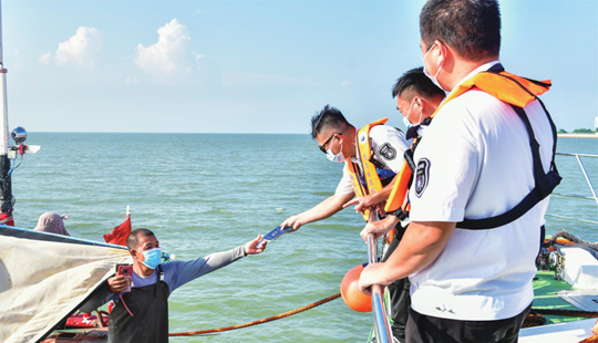 市海洋和漁業行政執法支隊：筑牢漁業安全生產和疫情海上防線