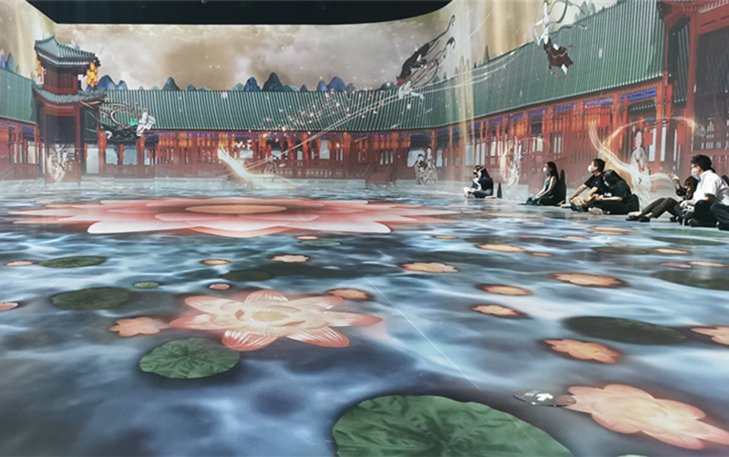 沉浸式光影體驗位于cdf海口國際免稅城內的敦煌展。