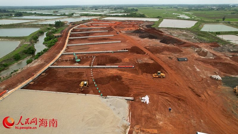 文昌珠溪河河道治理工程。 人民網(wǎng) 孟凡盛攝
