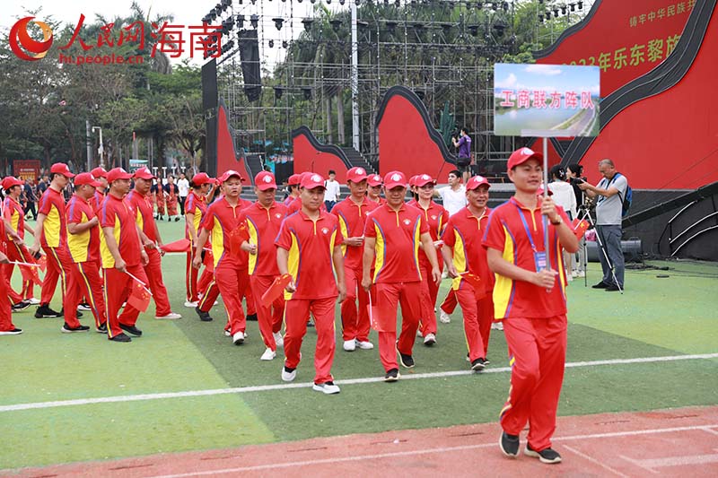 工商聯(lián)方陣隊。人民網(wǎng) 孟凡盛攝