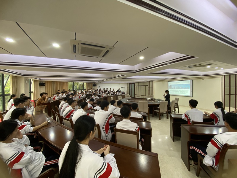 企業進校園宣講。海南省農業學校供圖