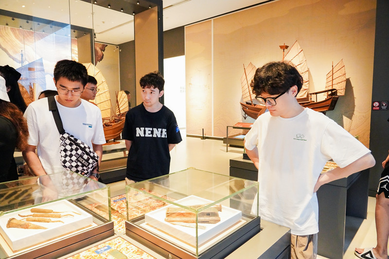 參賽隊(duì)伍參觀博物館。主辦方供圖