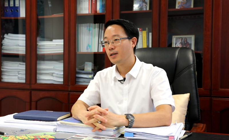 海南洋浦經濟開發區管委會首席規劃師林光明。人民網記者 符武平攝