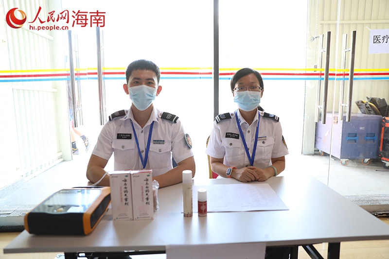 醫療組在場內就位。 人民網記者 孟凡盛攝