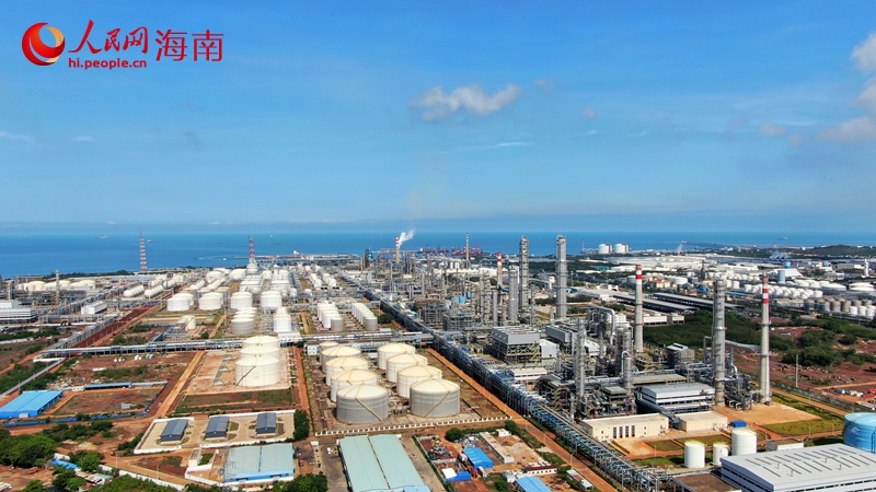 洋浦經濟開發區石化功能區。人民網記者 符武平攝.JPG