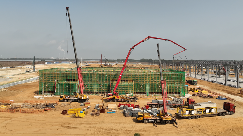 建設中的湘瓊先進制造業共建產業園。東方市委宣傳部供圖