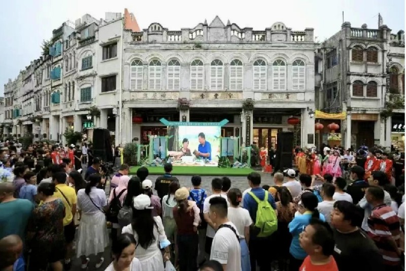 2024年第十五屆海南（定安）端午美食文化季海口展銷會現場。  主辦方供圖