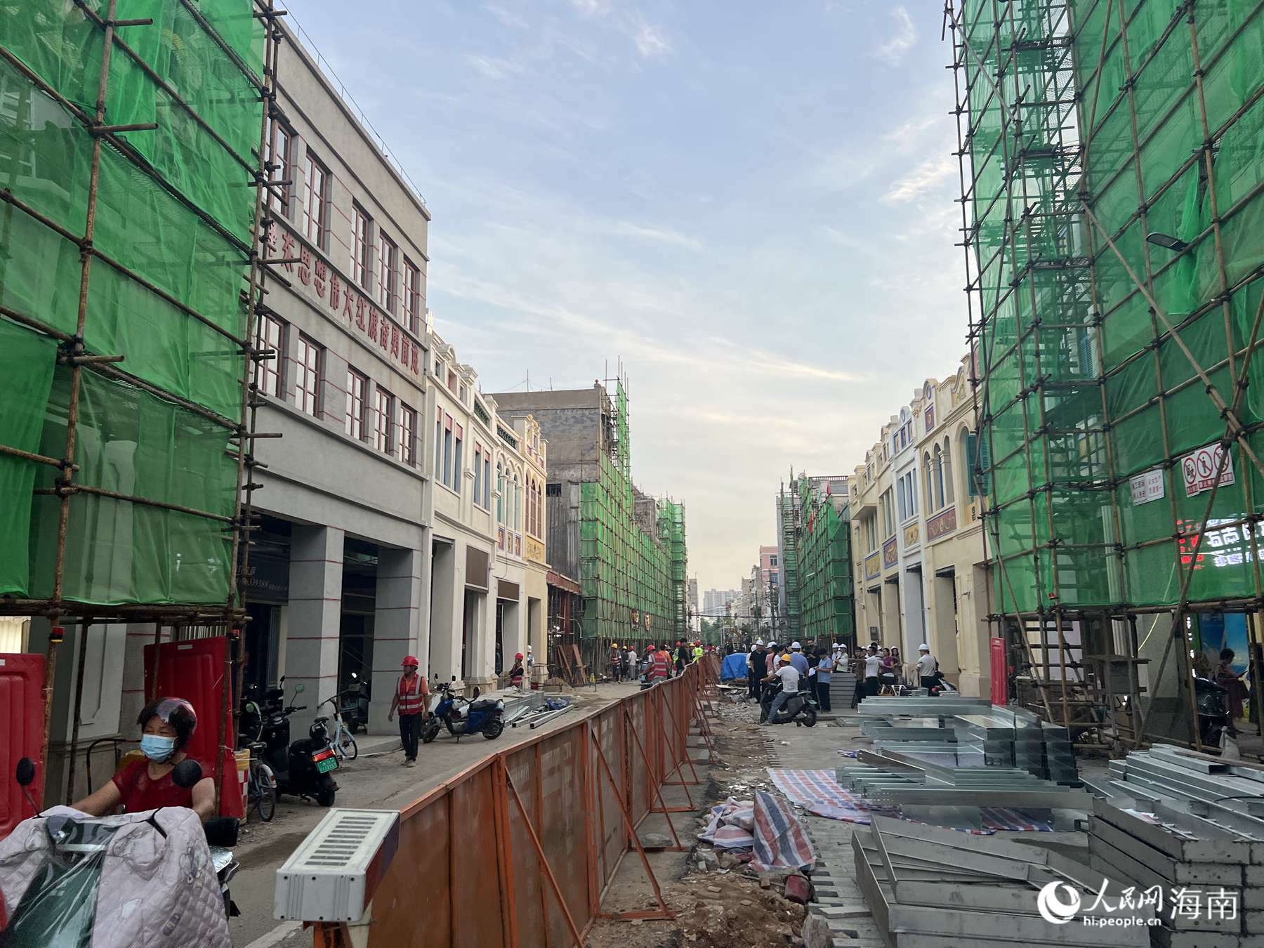 修繕施工現(xiàn)場。人民網(wǎng)記者李學(xué)山攝