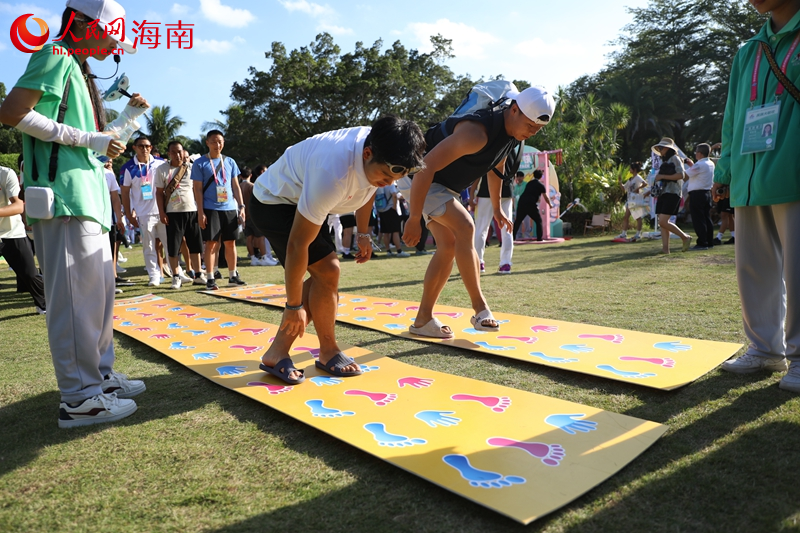 運(yùn)動員參與游園活動。 人民網(wǎng)記者 孟凡盛攝