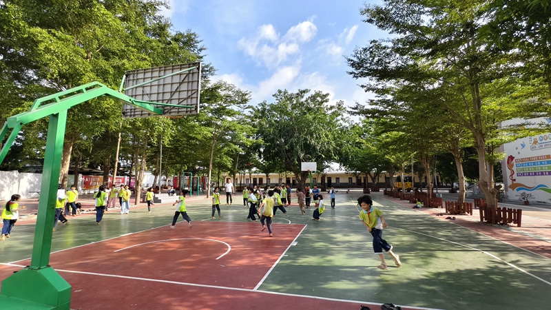 眉報小學煥然一新，軟硬件設施得到全面提升。符澤民攝
