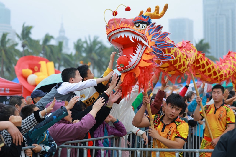 金龍祈福。海口融媒體中心供圖