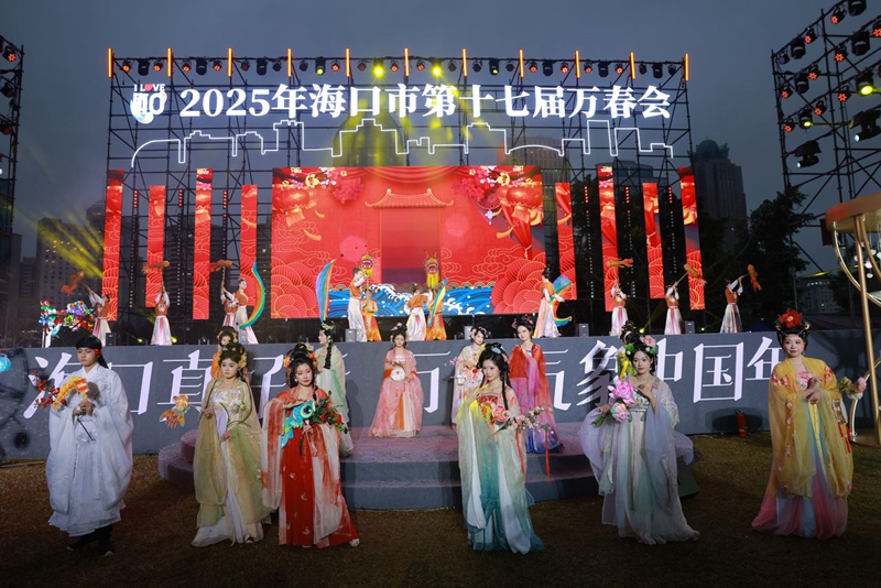 百花爭艷。?？谌诿襟w中心供圖