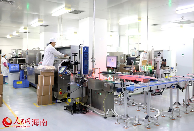 位于海口國家高新區的海南亞洲制藥股份有限公司綠色生產車間。人民網記者 符武平攝