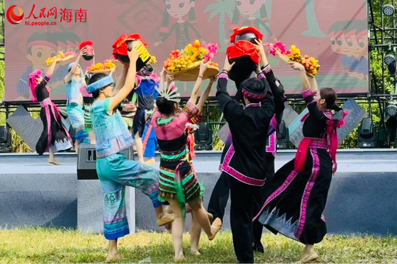 三亞育才生態(tài)區(qū)舉行“三月三”主題活動。人民網(wǎng) 熊淑婷攝