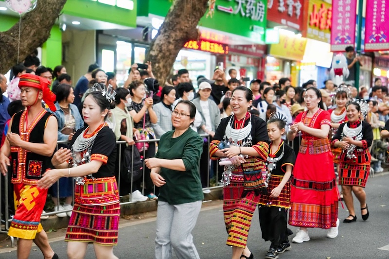 開啟歡樂大巡游