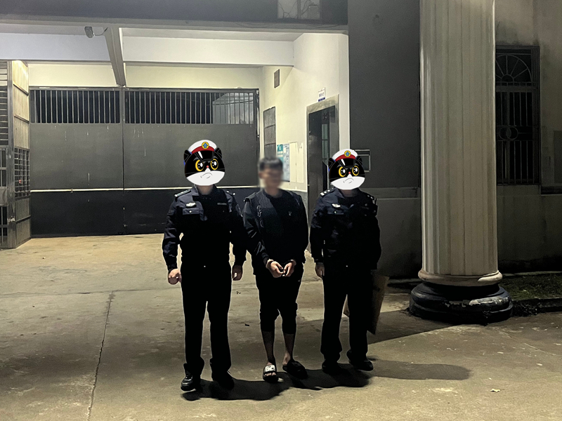 警方抓獲犯罪嫌疑人。海南省公安廳反走私和海岸管理總隊(duì)第二支隊(duì)供圖