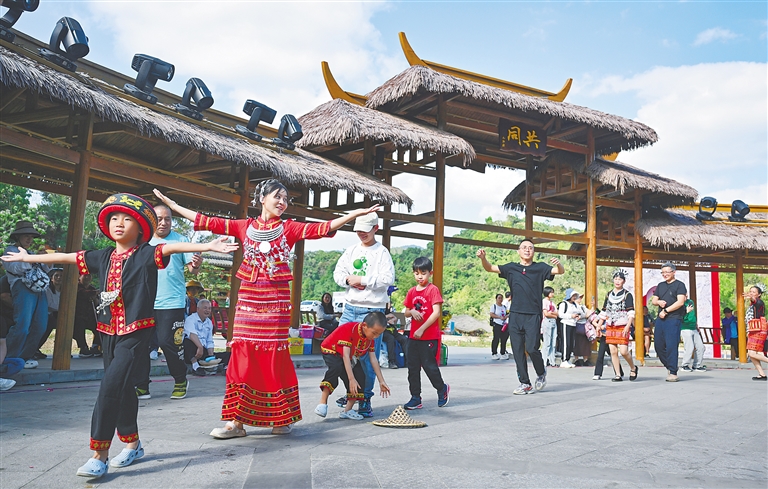 潮涌瓊州開勝景